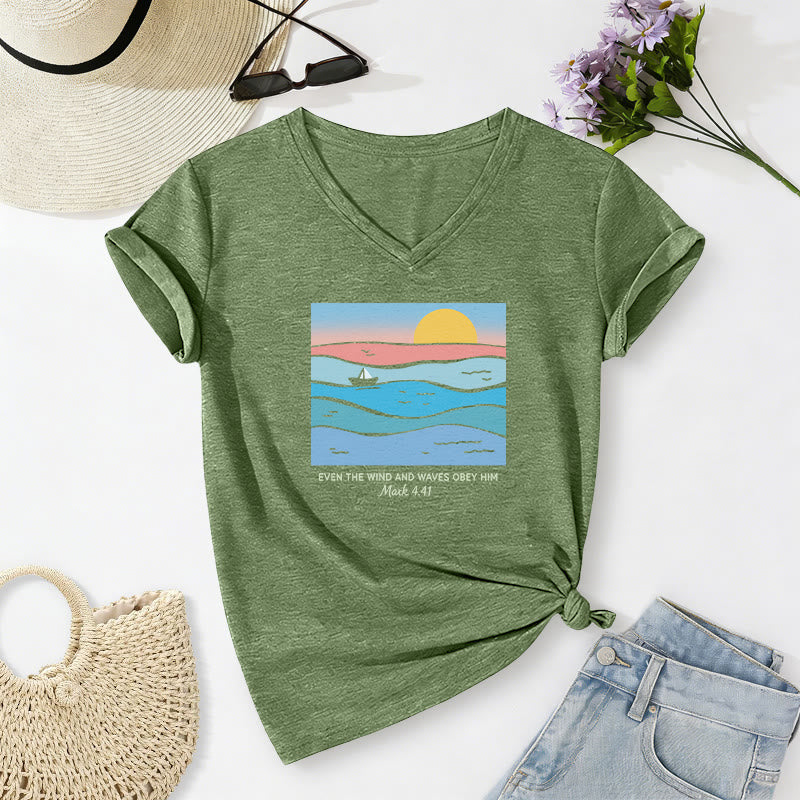 Christianartworkshop Anche il vento e le onde gli obbediscono Marco 4:41 Tramonto sull'oceano T-shirt casual con scollo a V - Verde oliva - 2XL - image 16