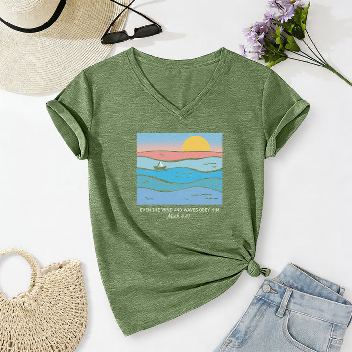 Christianartworkshop Anche il vento e le onde gli obbediscono Marco 4:41 Tramonto sull'oceano T-shirt casual con scollo a V - Verde oliva - 2XL - image 16