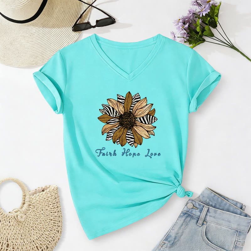 Christianartworkshop T-shirt casual con scollo a V, stampa zebrata, girasole e scritta "Fede, Speranza, Amore". - Blu celeste - 2XL - image 22