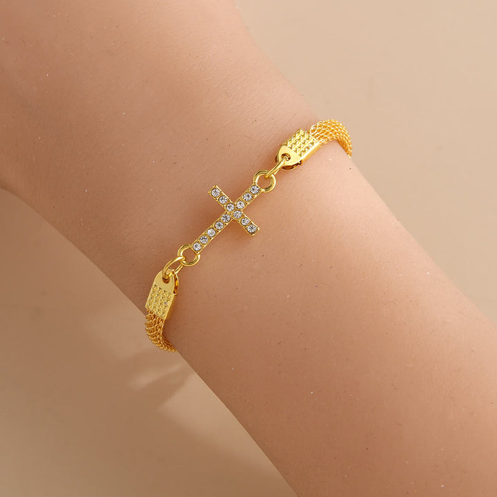Christianartworkshop Braccialetto giornaliero con delicata croce a croce in maglia intrecciata e cristalli incastonati lateralmente: un promemoria della Divina Misericordia durante la meditazione silenziosa. - D'oro - image 3