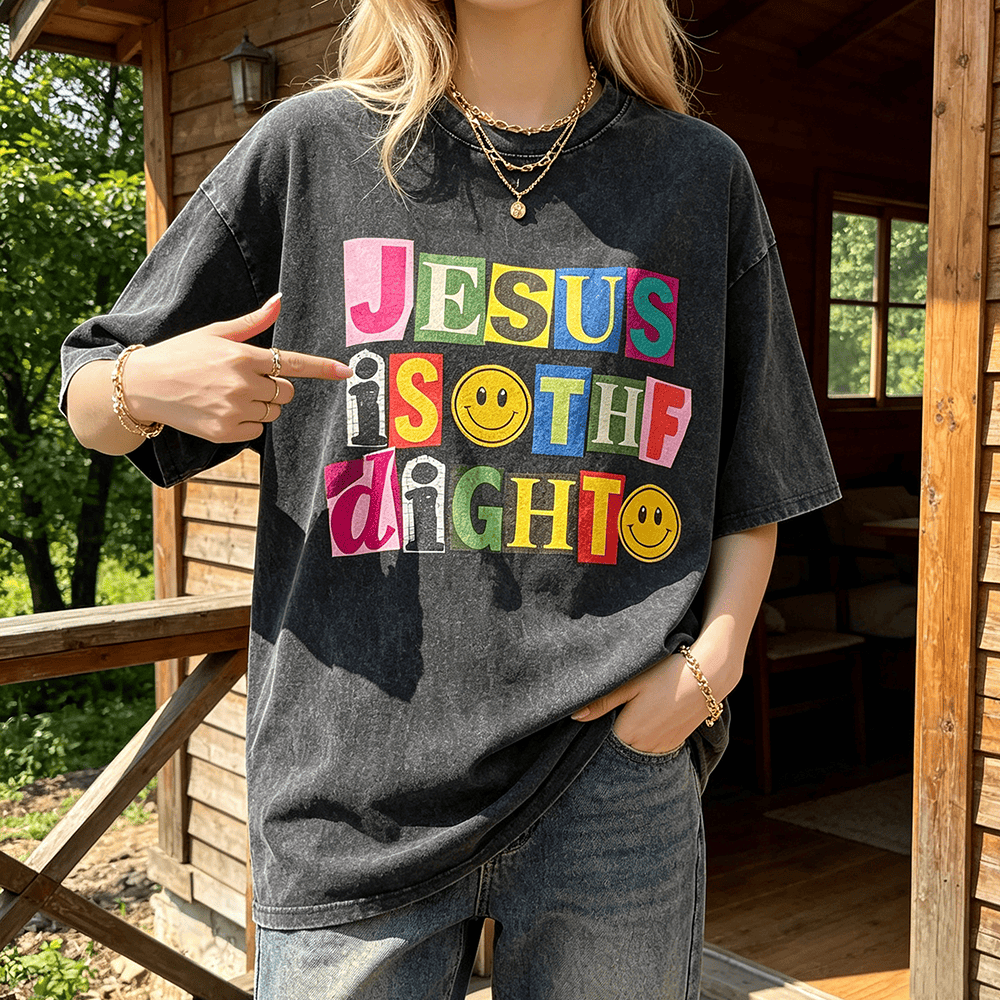Christianartworkshop Maglietta unisex lavata con grafica a blocchi di colore "Jesus Is The Light" e sorriso - image 0