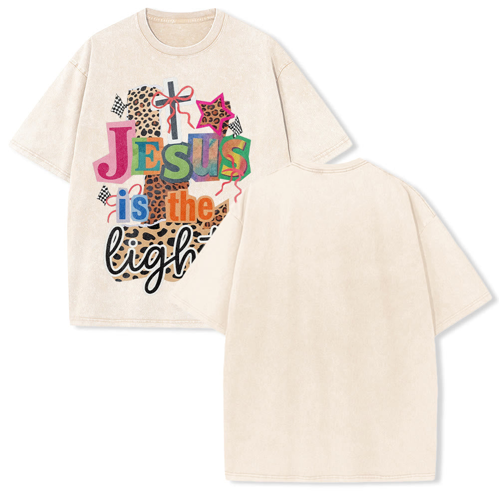 Christianartworkshop T-shirt unisex lavata con grafica leopardata, croce, fiocco e stella "Jesus Is The Light". - Beige - 5XL - image 16