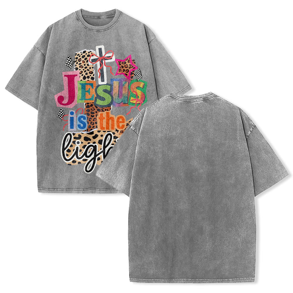 Christianartworkshop T-shirt unisex lavata con grafica leopardata, croce, fiocco e stella "Jesus Is The Light". - Grigio - 5XL - image 4