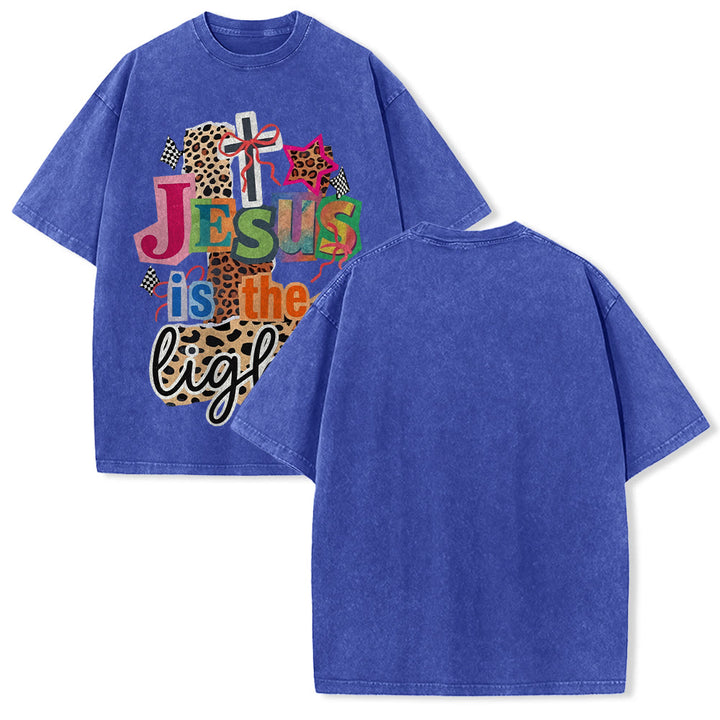 Christianartworkshop T-shirt unisex lavata con grafica leopardata, croce, fiocco e stella "Jesus Is The Light". - Blu - 5XL - image 25