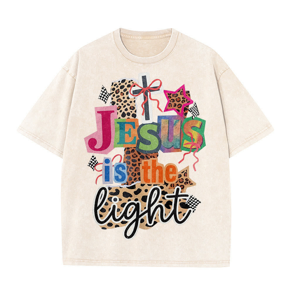 Christianartworkshop T-shirt unisex lavata con grafica leopardata, croce, fiocco e stella "Jesus Is The Light". - image 17