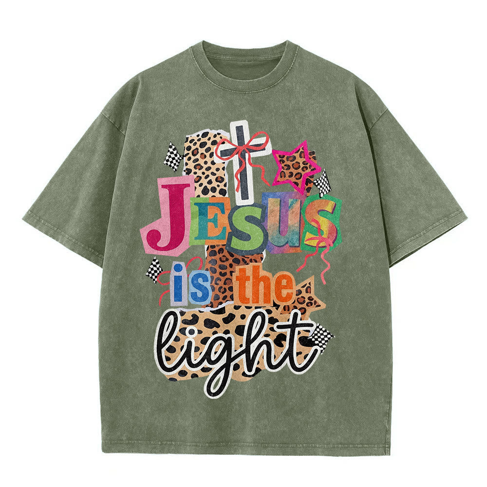 Christianartworkshop T-shirt unisex lavata con grafica leopardata, croce, fiocco e stella "Jesus Is The Light". - image 8