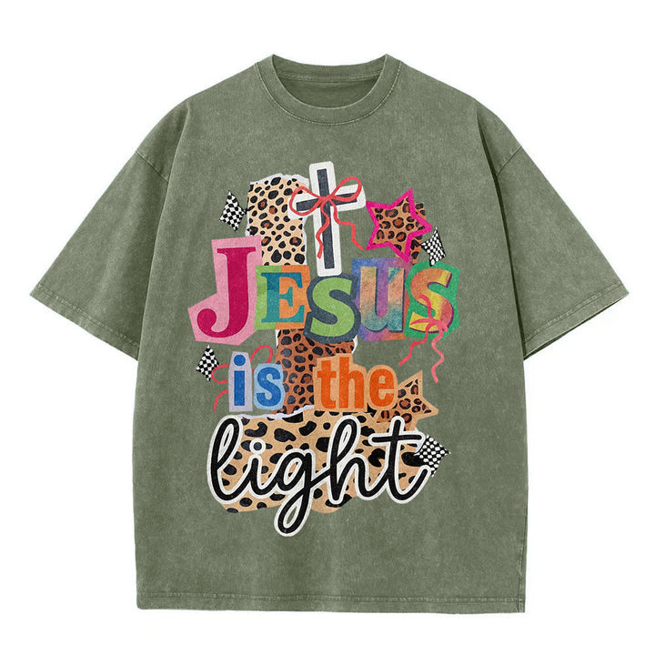 Christianartworkshop T-shirt unisex lavata con grafica leopardata, croce, fiocco e stella "Jesus Is The Light". - image 8