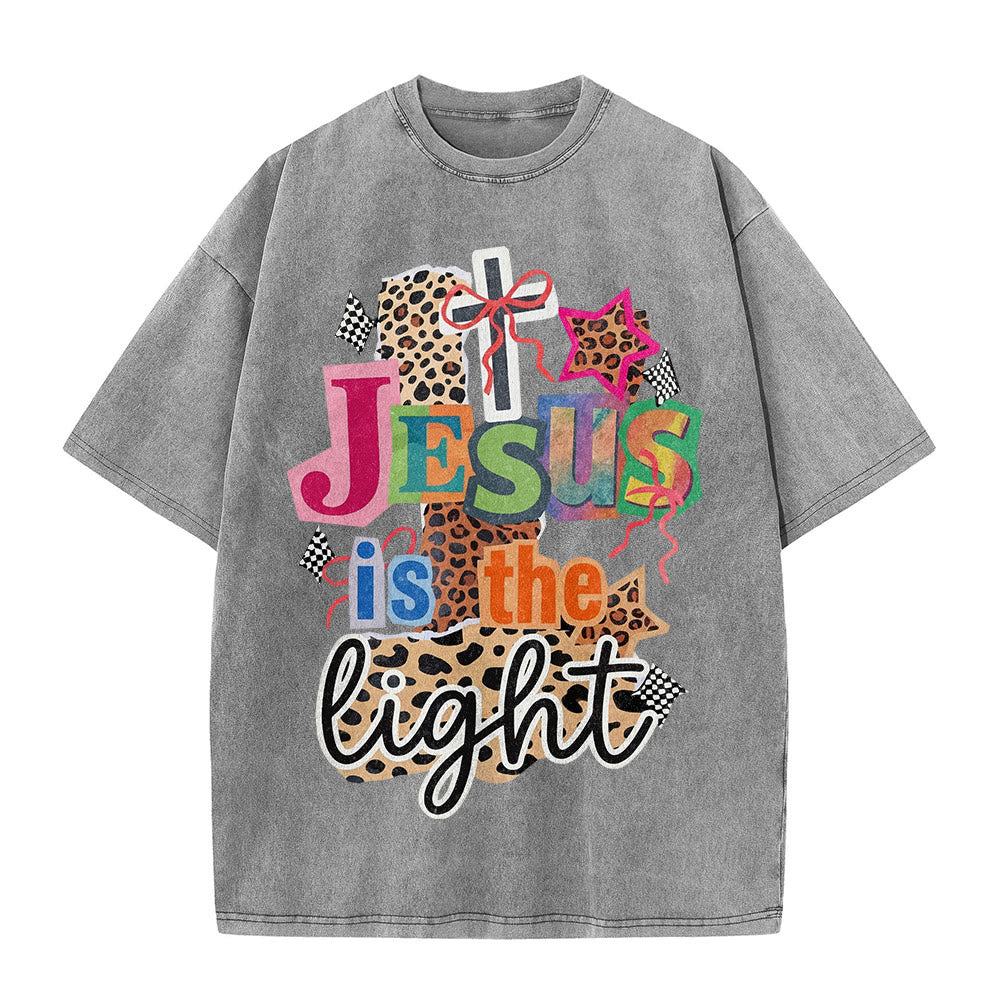 Christianartworkshop T-shirt unisex lavata con grafica leopardata, croce, fiocco e stella "Jesus Is The Light". - image 5