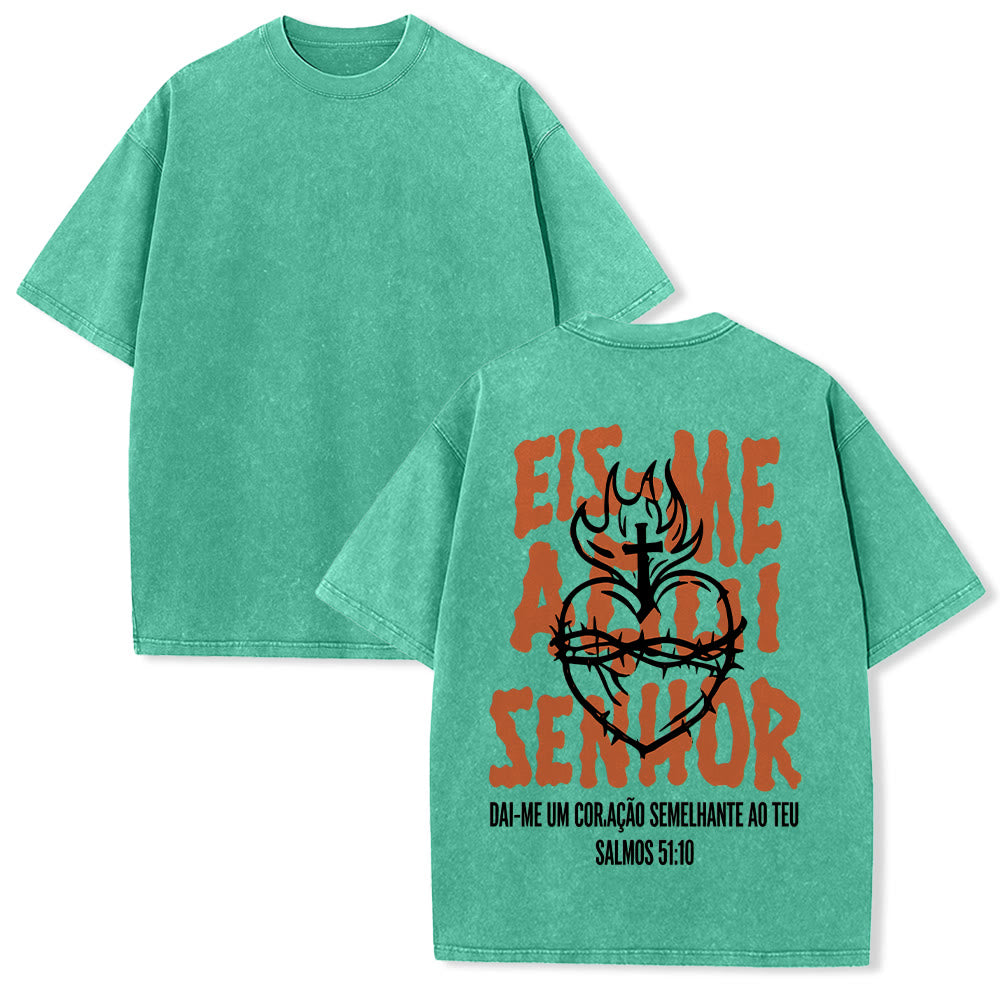 Christianartworkshop Maglietta unisex lavata con grafica a tema spirituale portoghese: Spina, Sacro Cuore, Croce, Fiamma sul retro. - Verde - 5XL - image 13