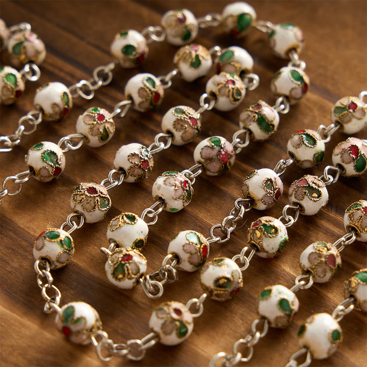 Christianartworkshop Rosario da preghiera con crocifisso a croce di Gerusalemme in cloisonné bianco con motivi floreali: emblema della grazia divina che protegge senza tempo. - image 2