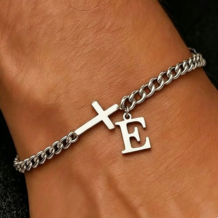 Christianartworkshop Bracciale con croce e lettera a catena: emblema personalizzato di incrollabile fede celeste - E - image 6