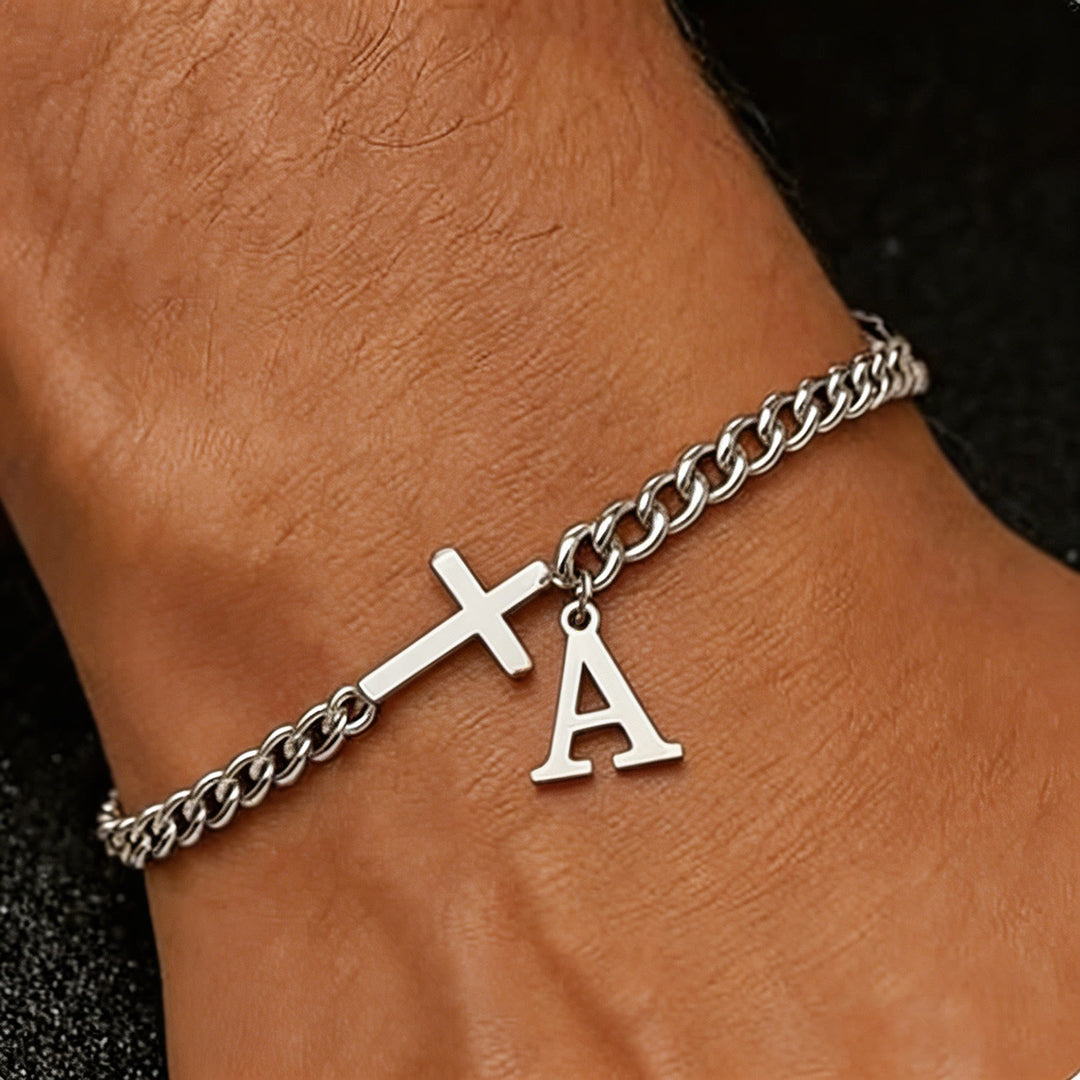 Christianartworkshop Bracciale con croce e lettera a catena: emblema personalizzato di incrollabile fede celeste - UN - image 0