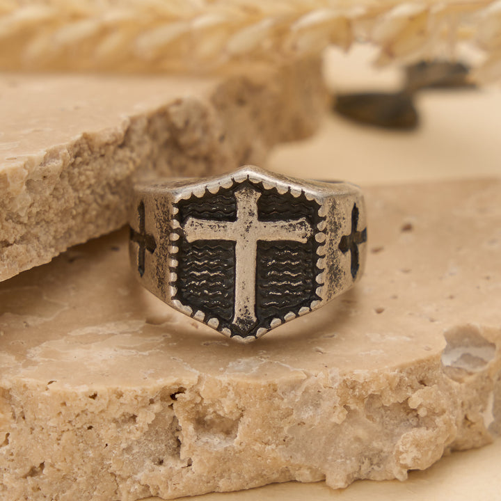 Christianartworkshop Anello con sigillo a forma di scudo e croce in rilievo: emblema senza tempo di una fede sacra incrollabile. - Argento antico - US 13 - image 5
