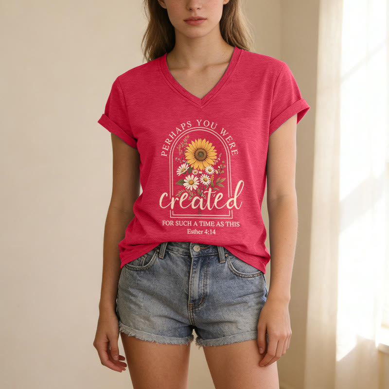 Christianartworkshop Maglietta casual con scollo a V e citazione biblica "Vintage Arch Sunflower Daisy Bouquet" (Ester 4:14). - image 1