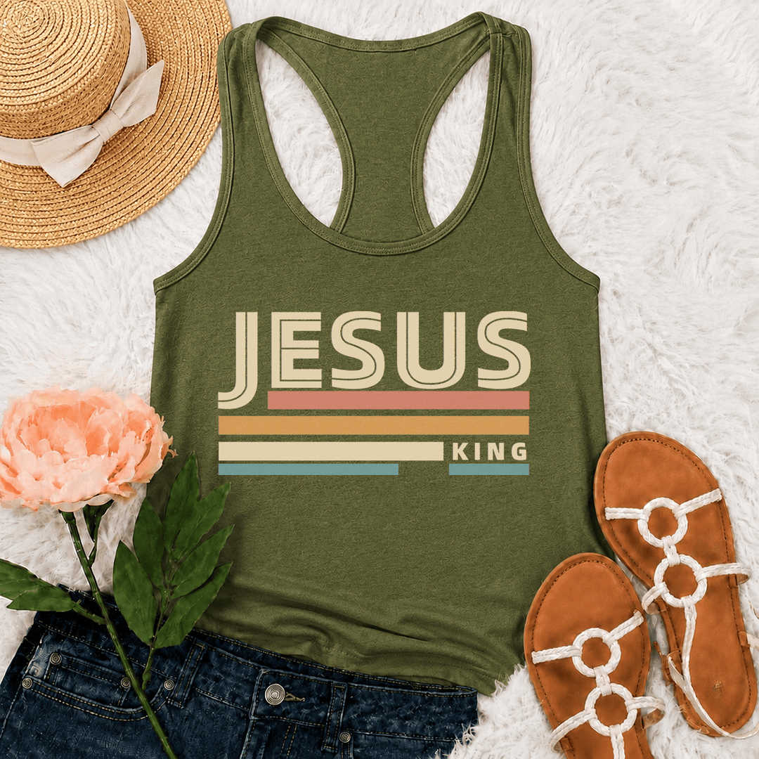 Christianartworkshop Canotta da corsa con stampa retrò a righe multicolore e scritta in grassetto in stile vintage "Jesus King" - Verde militare - 2XL - image 0