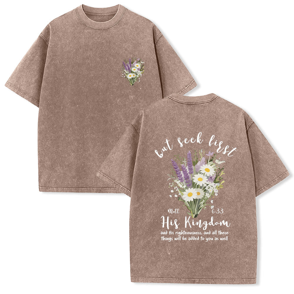 Christianartworkshop Maglietta lavata con piccolo bouquet di margherite lavanda, composizione floreale sul retro e verso motivazionale. - Marrone - 5XL - image 0