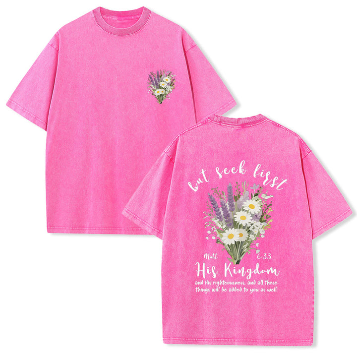 Christianartworkshop Maglietta lavata con piccolo bouquet di margherite lavanda, composizione floreale sul retro e verso motivazionale. - Rosa - 5XL - image 15