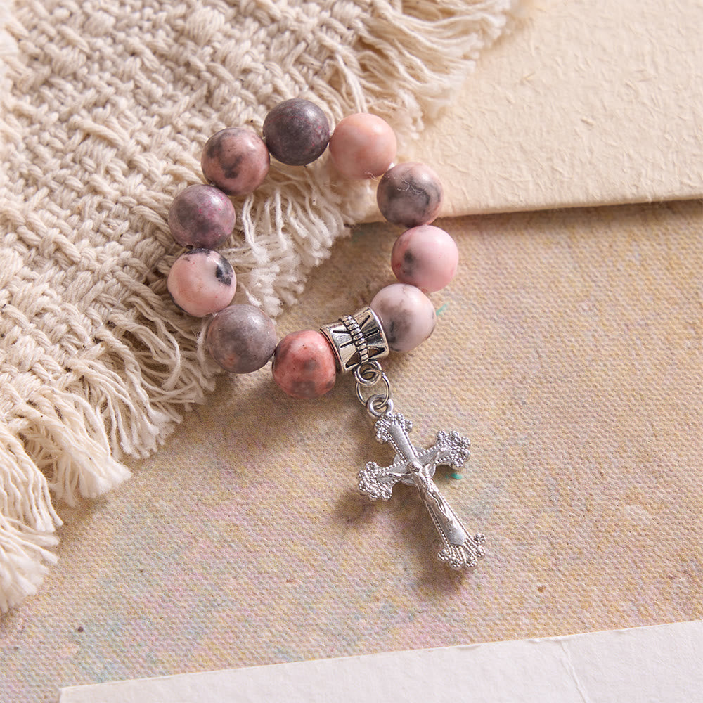 Christianartworkshop Crocifisso da dito con opale rosa venato naturale e bordo floreale, rosario - image 3