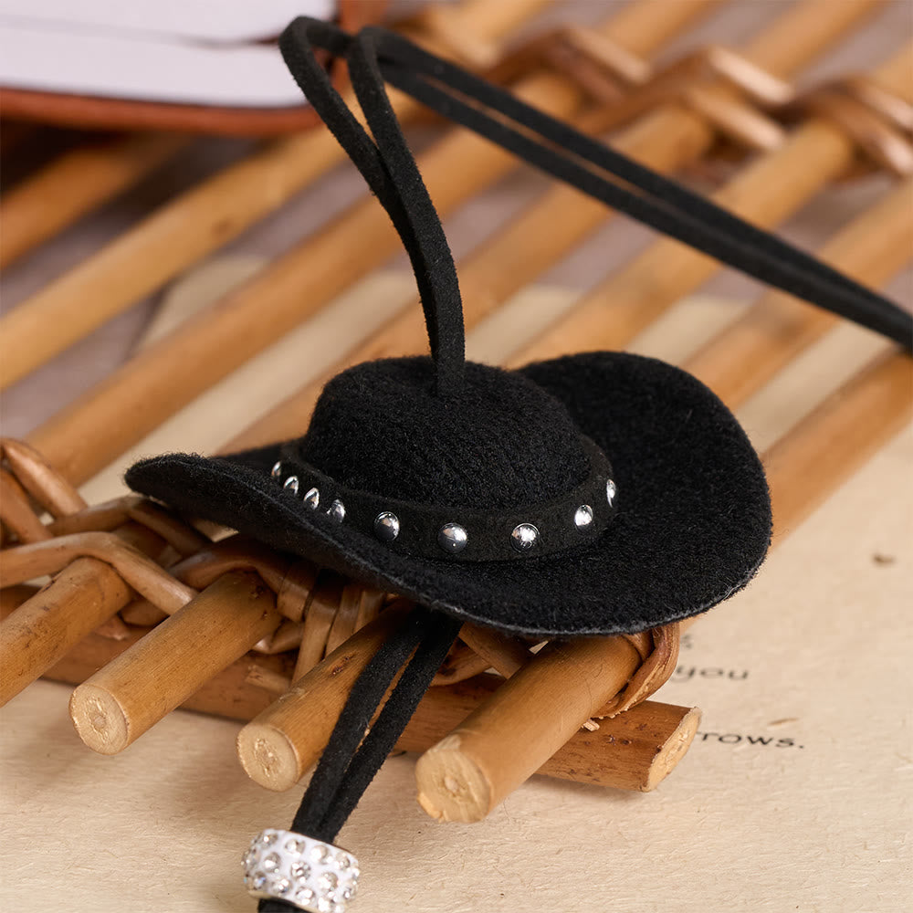 Christianartworkshop Ciondolo per auto con croce nera e cappello da cowboy in peluche in stile western: un promemoria di incrollabile pace spirituale in ogni viaggio. - image 3