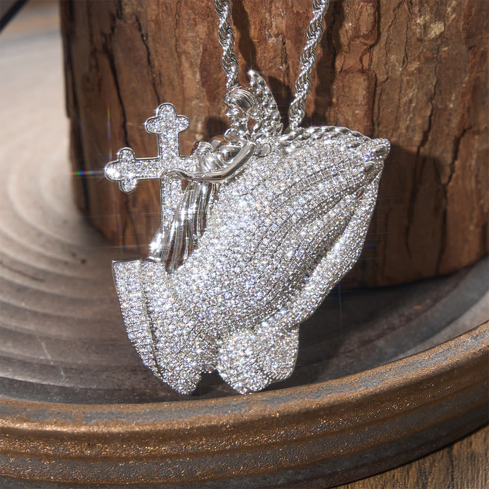 Christianartworkshop Collana con ciondolo a croce con figura sacra interamente pavé: emblema senza tempo di un amore dolce e sacrificale - Argento - image 3