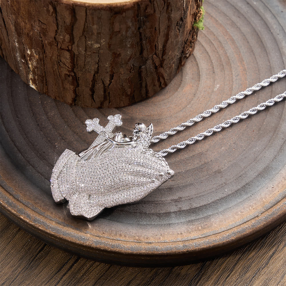 Christianartworkshop Collana con ciondolo a croce con figura sacra interamente pavé: emblema senza tempo di un amore dolce e sacrificale - image 4