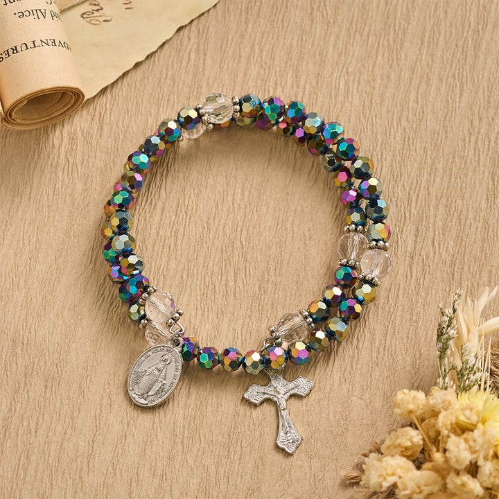 Christianartworkshop Bracciale avvolgente con medaglia crocifisso della Vergine Maria e perline sfaccettate: emblema personalizzato di incrollabile fede celeste. - image 1