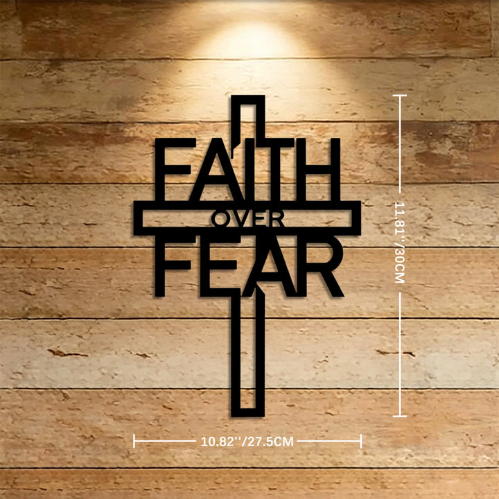 Christianartworkshop Decorazione murale in metallo a forma di croce con lettere vuote "Faith Over Fear": emblema senza tempo della sacra grazia redentrice. - 10,82''*11,81''*0,04''/27,5cm*30cm*0,1cm - image 4