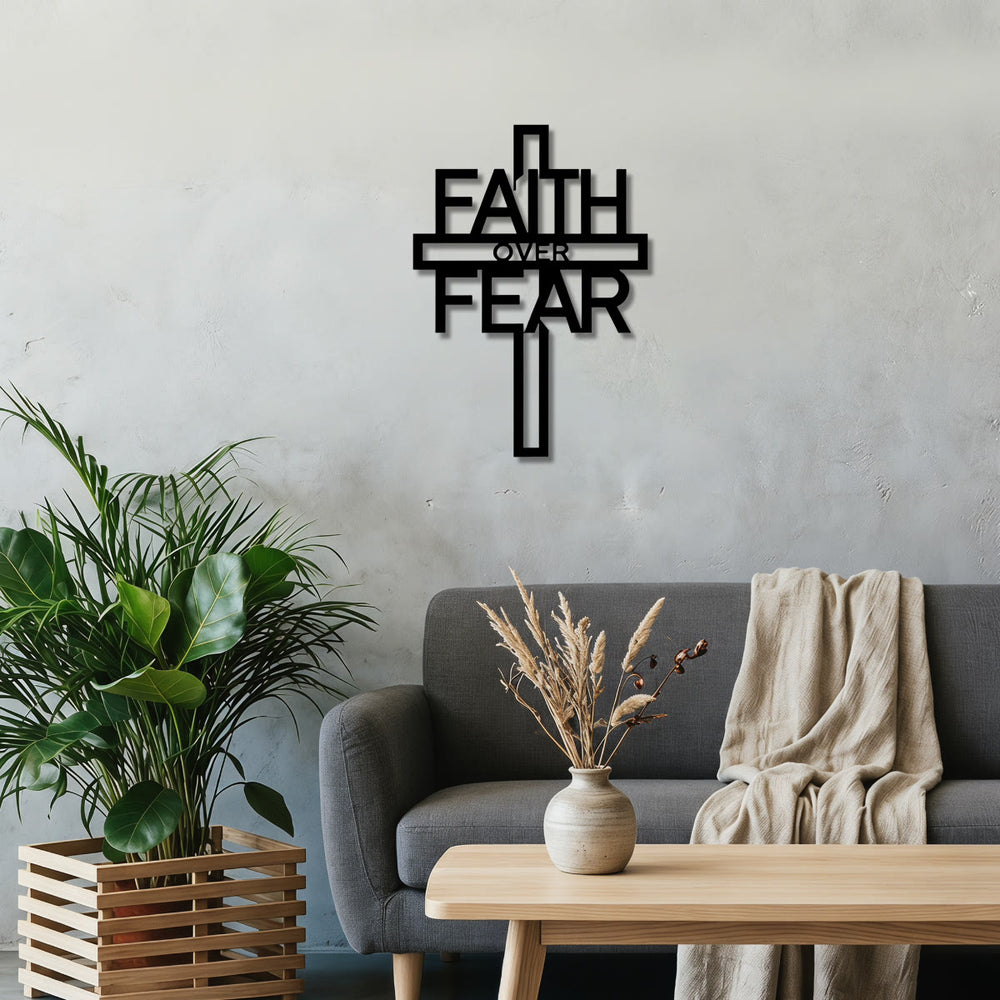 Christianartworkshop Decorazione murale in metallo a forma di croce con lettere vuote "Faith Over Fear": emblema senza tempo della sacra grazia redentrice. - image 1