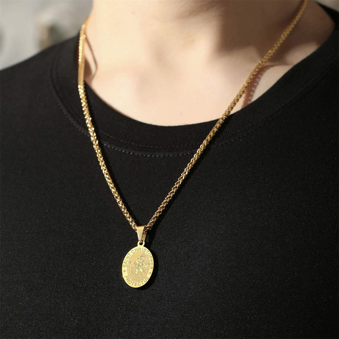 Christianartworkshop Collana con medaglione ovale di San Cristoforo inciso e catena a spiga: emblema senza tempo di dolce protezione celeste. - image 4