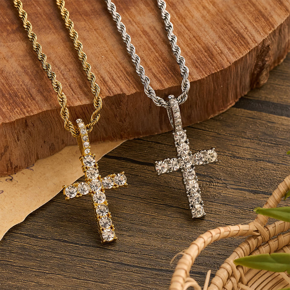 Christianartworkshop Collana con croce interamente tempestata di pietre e catena a torsione liscia: emblema senza tempo di dolce protezione celeste. - image 1