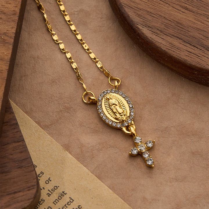 Christianartworkshop Collana con due ciondoli raffiguranti la Madonna e la croce: un simbolo senza tempo di dolce protezione celeste. - D'oro - image 3
