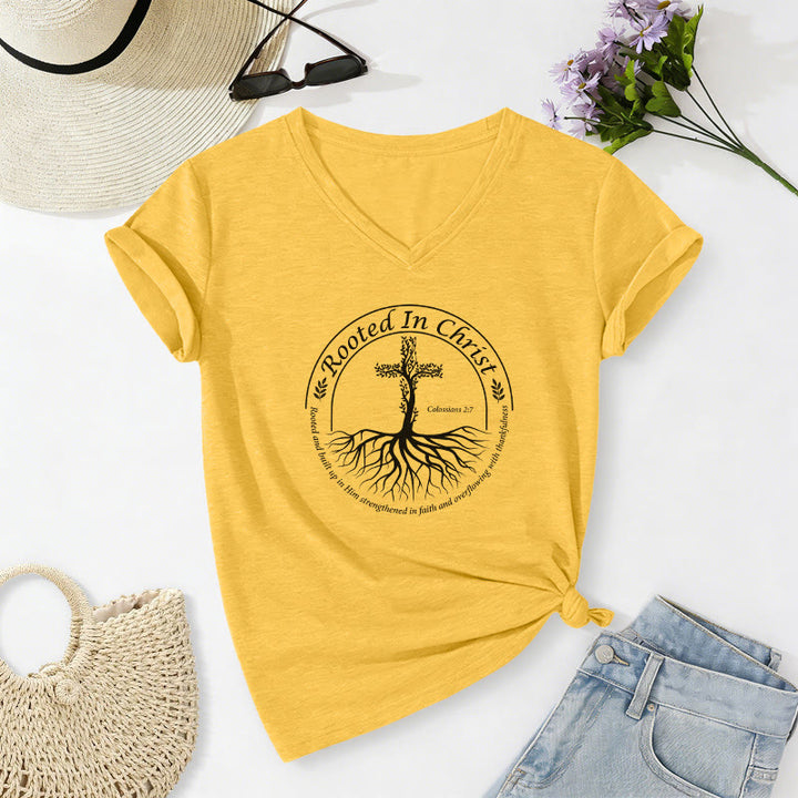 Christianartworkshop Maglietta casual con scollo a V e croce "Radicata in Cristo" con radice d'albero e cornice circolare, versetto biblico. - Giallo - 2XL - image 8