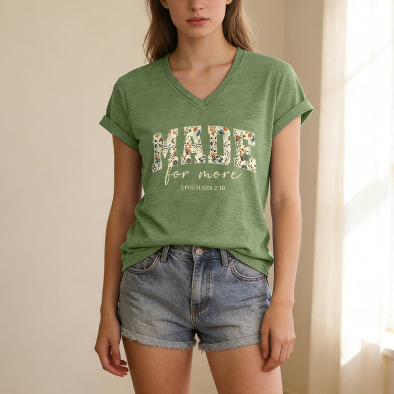 Christianartworkshop T-shirt casual con scollo a V e scritta "Made For More Floral Fill Varsity Font Cursive Script Ephesians 2:10 Verse". - image 19