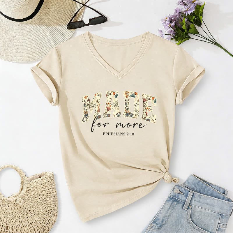 Christianartworkshop T-shirt casual con scollo a V e scritta "Made For More Floral Fill Varsity Font Cursive Script Ephesians 2:10 Verse". - Beige - 2XL - image 8