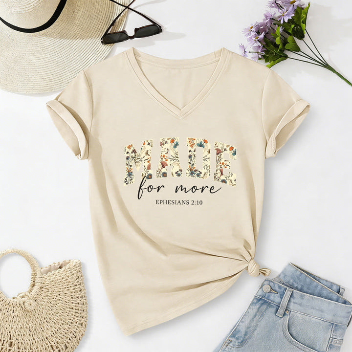 Christianartworkshop T-shirt casual con scollo a V e scritta "Made For More Floral Fill Varsity Font Cursive Script Ephesians 2:10 Verse". - Beige - 2XL - image 8