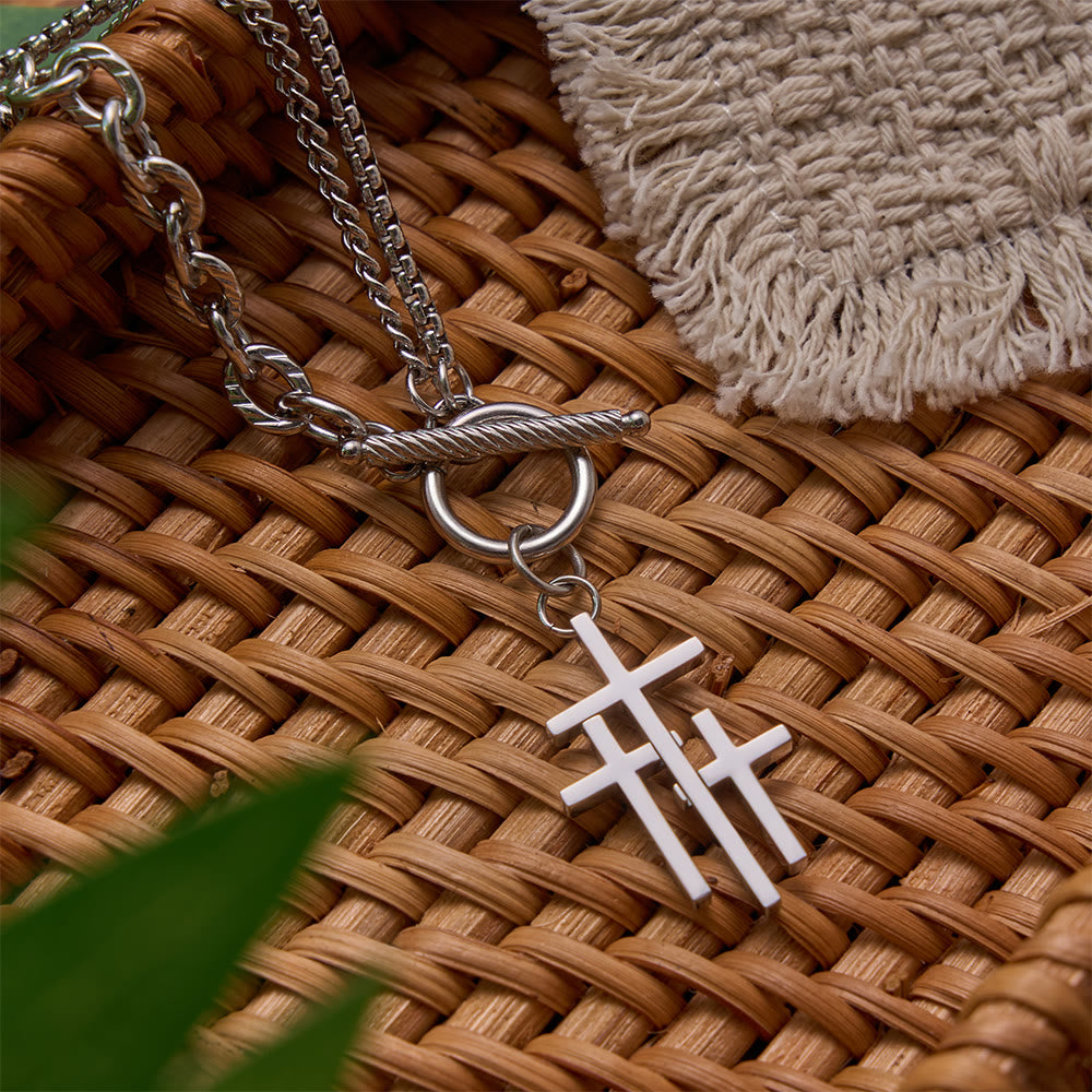 Christianartworkshop Collana con tripla chiusura a croce sovrapposta e doppia catena testurizzata: emblema senza tempo di dolce protezione celeste. - image 2