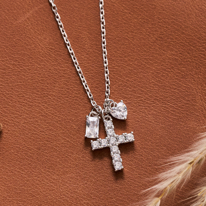 Christianartworkshop Collana in argento sterling con croce a cuore in pietra rotonda e accenti rettangolari a catena a maglia fine: emblema senza tempo di dolce protezione celeste. - Argento - image 3