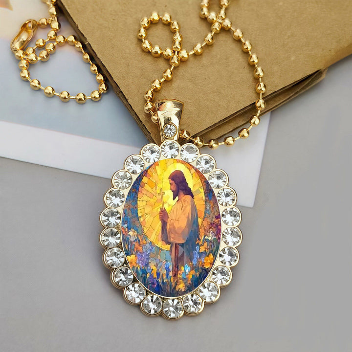 Christianartworkshop Collana con ciondolo a sfera e ritratto di Gesù con cornice ovale: simbolo senza tempo di dolce protezione celeste. - Gesù e il Sacro Cuore - image 0