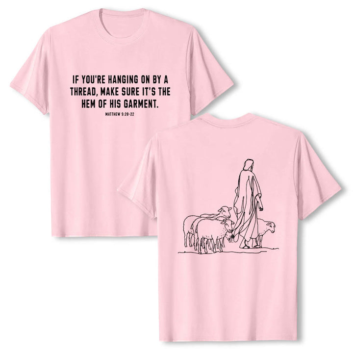 Christianartworkshop Se sei appeso a un filo Matteo 9:22 Pastore e pecora che si disegnano sul davanti Maglietta a maniche corte premium - Rosa - 2XL - image 24