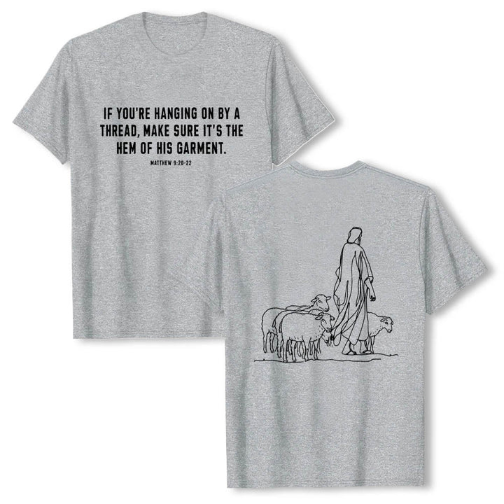 Christianartworkshop Se sei appeso a un filo Matteo 9:22 Pastore e pecora che si disegnano sul davanti Maglietta a maniche corte premium - Grigio - 2XL - image 0