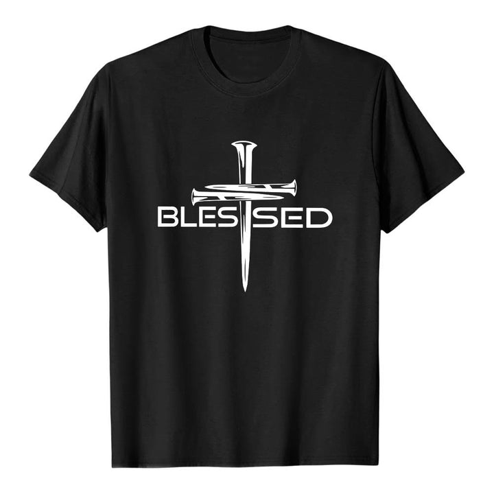 Christianartworkshop T-shirt a maniche corte premium con stampa frontale a blocchi con scritta in grassetto e croce a tre chiodi "Blessed Three Nails Cross Split Bold Block Word". - Nero - 2XL - image 0