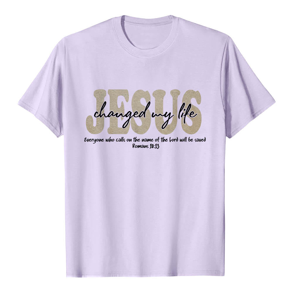 Christianartworkshop Maglietta a maniche corte premium con scritta in corsivo "JESUS ​​Overlay Cursive Changed My Life Romans 10:13" e triplo strato. - Viola - 2XL - image 12