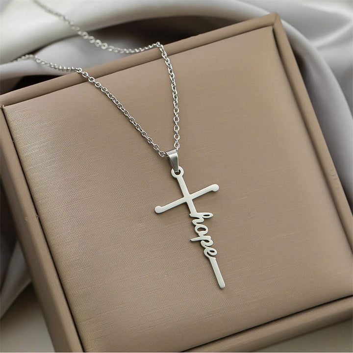 Christianartworkshop Collana con ciondolo a croce integrato con scritta "Faith" in corsivo, in diversi stili: emblema senza tempo di dolce protezione celeste. - Speranza - Argento - image 3