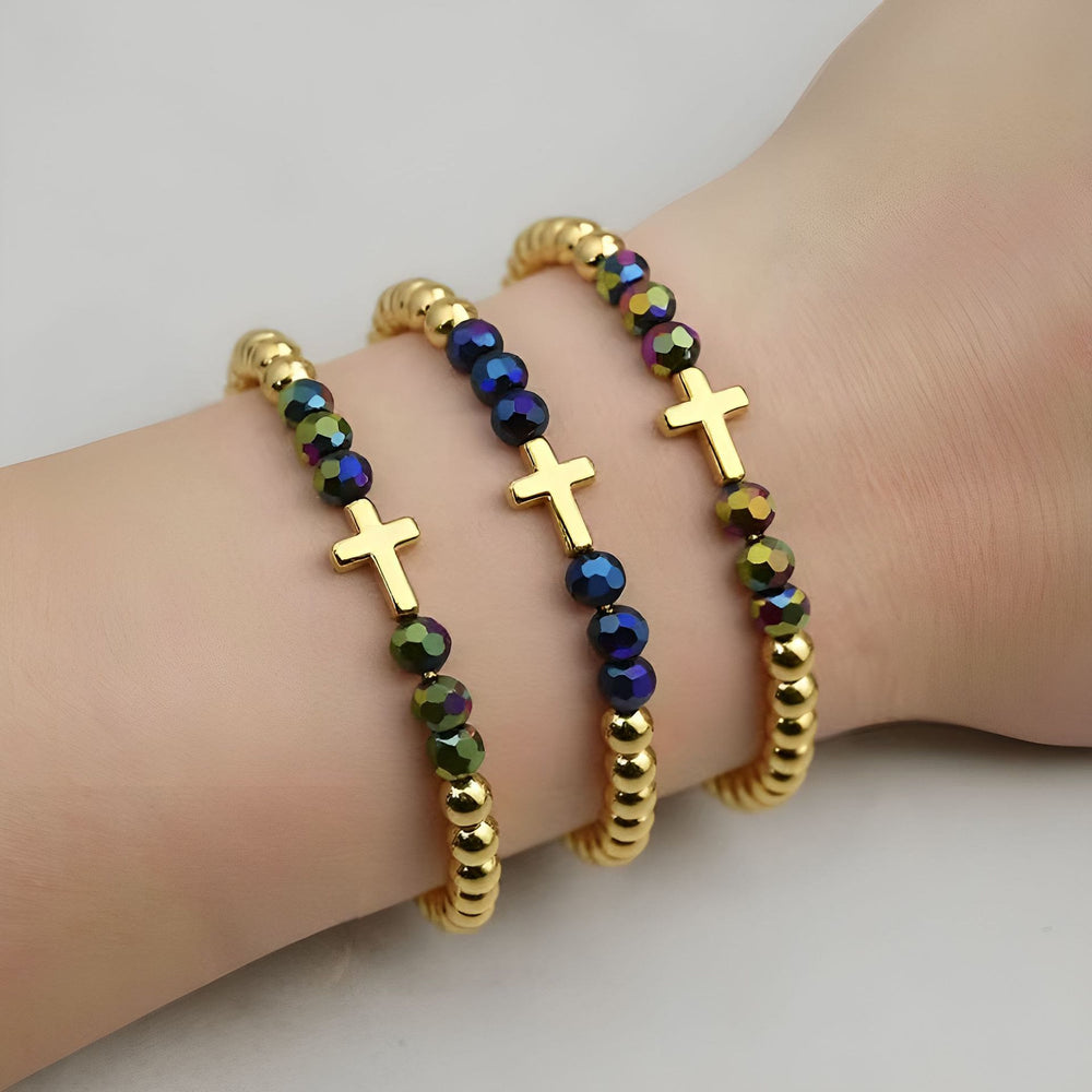 Christianartworkshop Set di tre mini bracciali con croce multicolore in stile bohémien: emblema senza tempo di dolce protezione celeste. - image 1