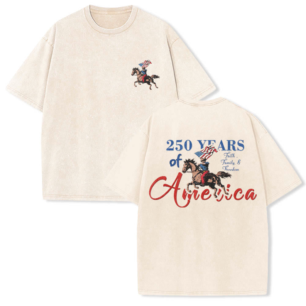 Christianartworkshop Maglietta vintage lavata con stampa doppia "250 Years Of America Patriotic Cowboy Horse" per celebrare i 250 anni d'America. - Beige - 5XL - image 0