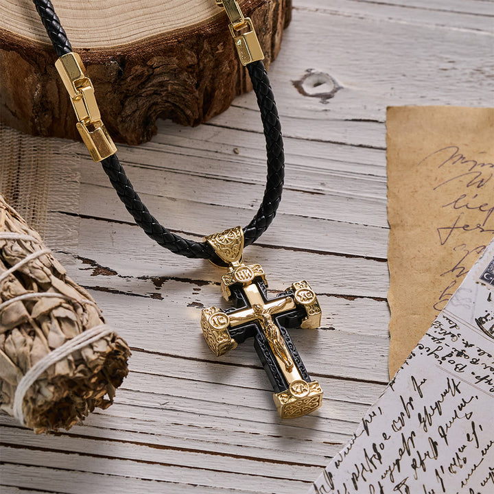 Collana con ciondolo a forma di crocifisso di Gesù in lega nera e oro, stile lussuoso, Christianartworkshop. - image 2