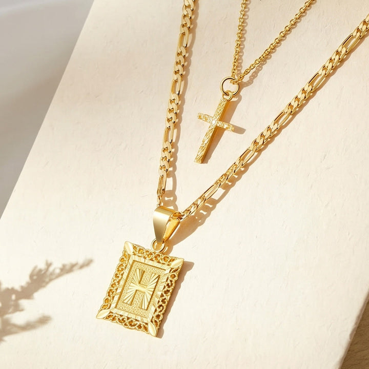 Christianartworkshop Delicata collana a catena Figaro con croce impilabile a due livelli e targhetta iniziale dalla A alla Z con strass: emblema senza tempo di dolce protezione celeste. - H - image 10
