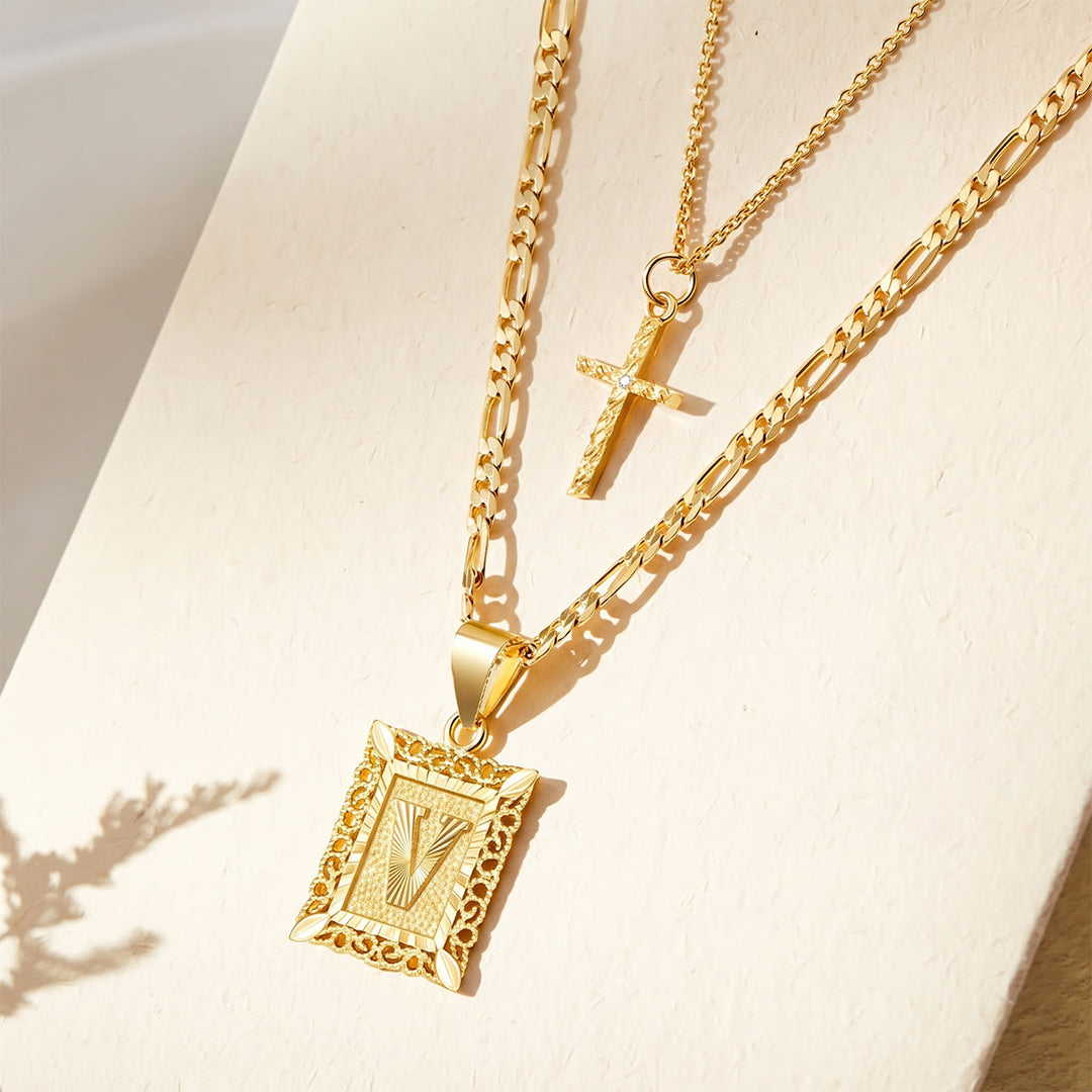 Christianartworkshop Delicata collana a catena Figaro con croce impilabile a due livelli e targhetta iniziale dalla A alla Z con strass: emblema senza tempo di dolce protezione celeste. - V - image 23