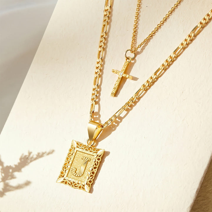 Christianartworkshop Delicata collana a catena Figaro con croce impilabile a due livelli e targhetta iniziale dalla A alla Z con strass: emblema senza tempo di dolce protezione celeste. - J - image 12
