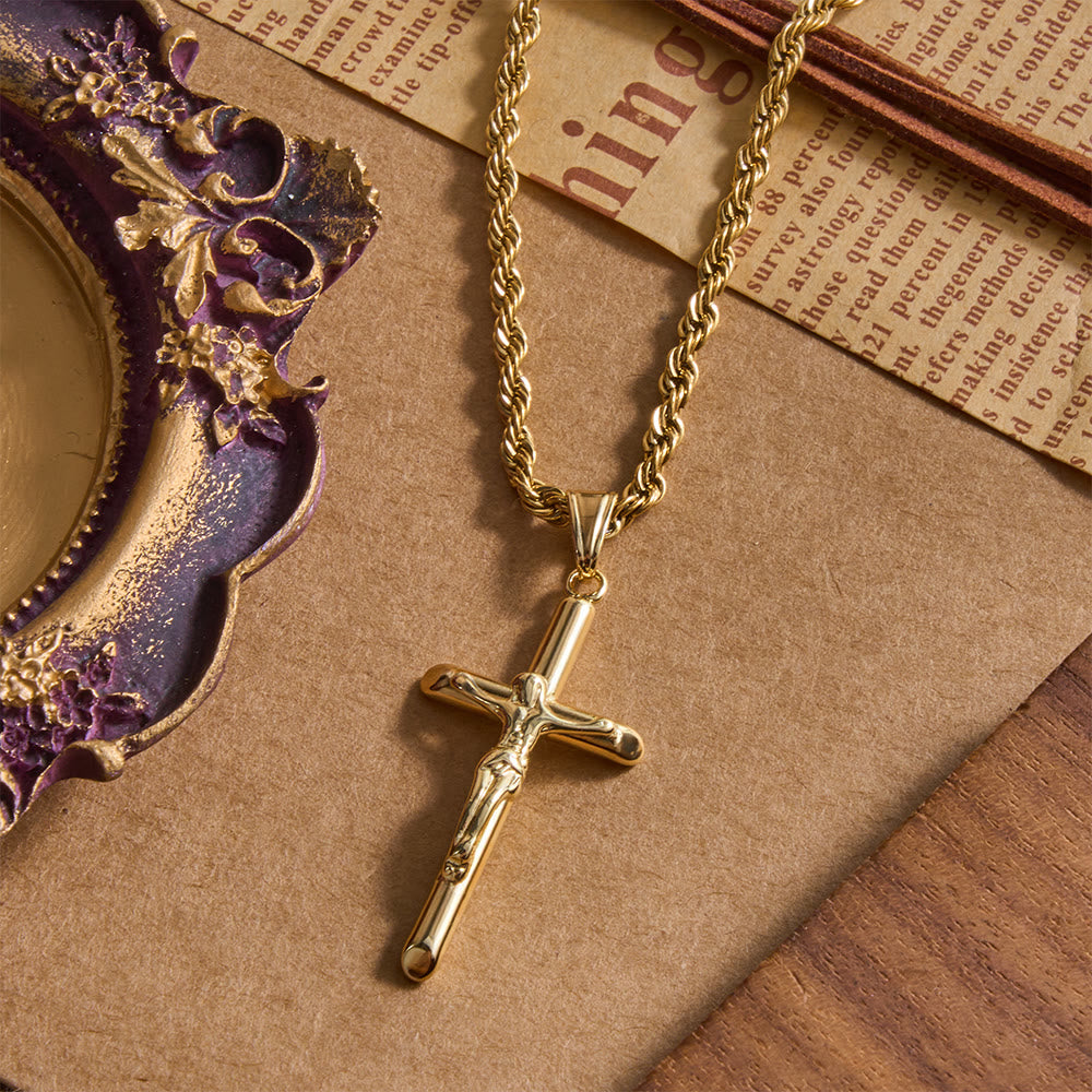 Christianartworkshop Collana con ciondolo a forma di crocifisso di Gesù in rilievo e catena a corda intrecciata: emblema senza tempo di dolce protezione celeste. - image 2
